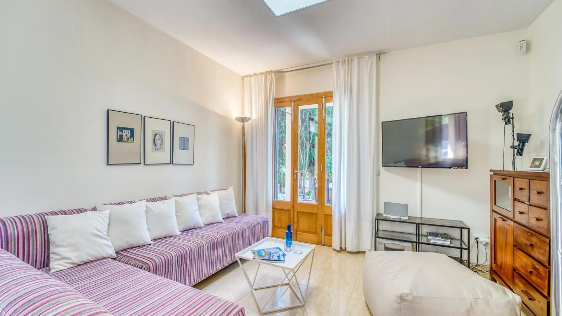 Holiday Home With Mountain Views Alcudia  0*, Alcudia (Mallorca)