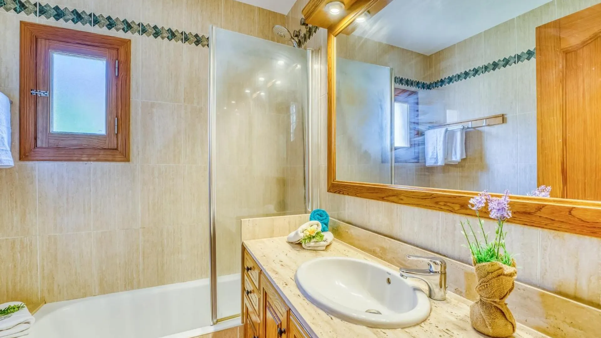 Holiday Home With Mountain Views Alcudia   Alcudia (Mallorca)