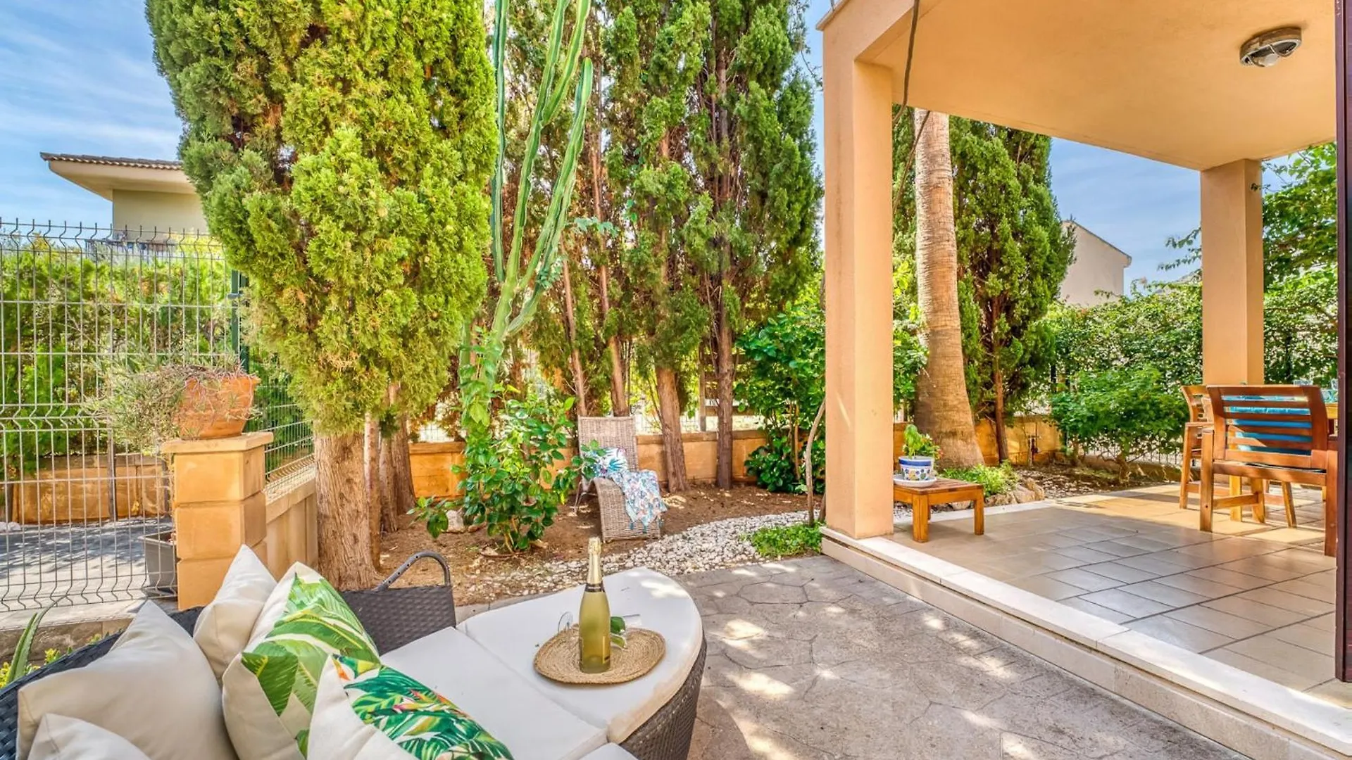 Holiday Home With Mountain Views Alcudia  0*, Alcudia (Mallorca)